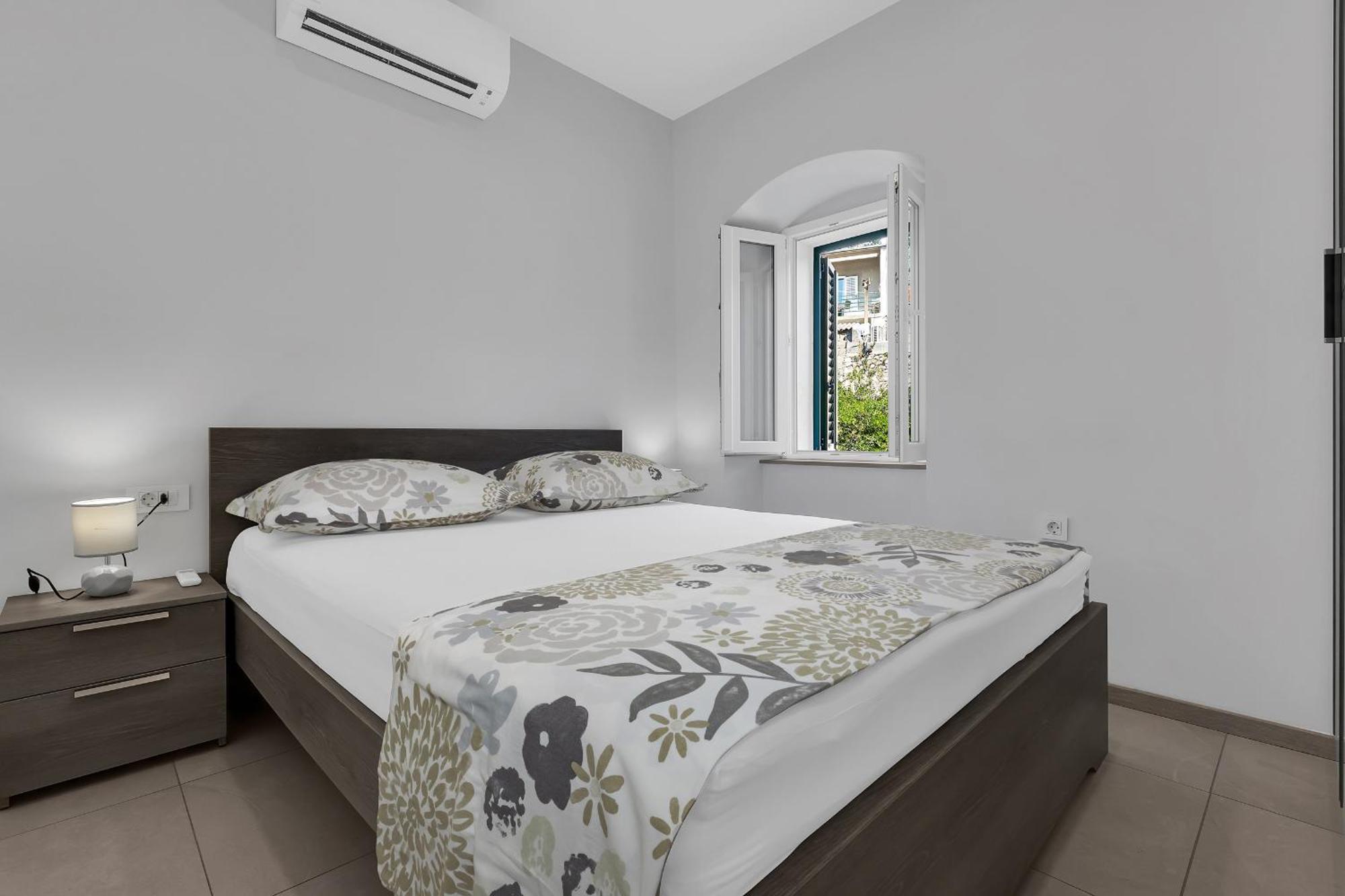 City Center Apartment Dvor Kalalarga Makarska Exterior foto